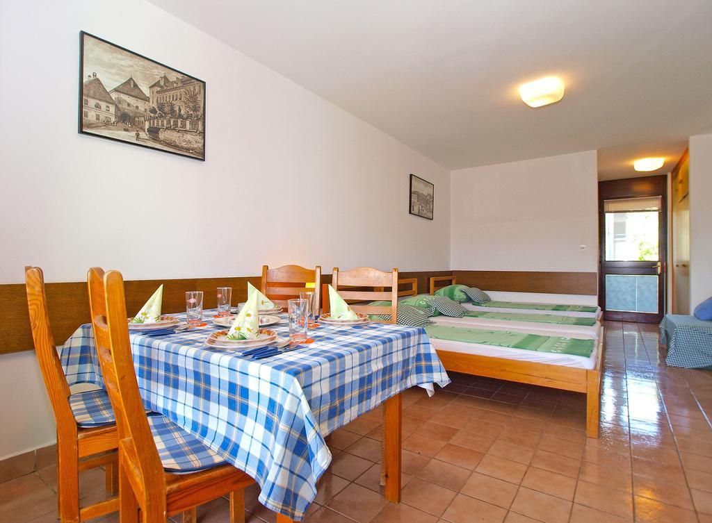 Apartment Stipe 1444 Marčana Dış mekan fotoğraf
