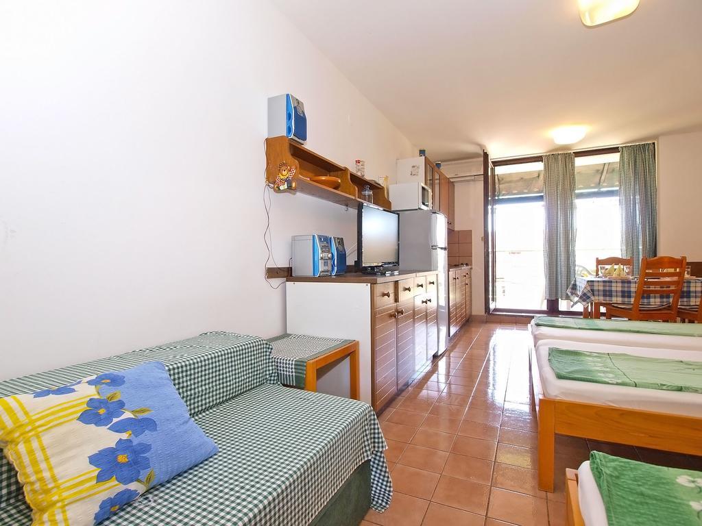 Apartment Stipe 1444 Marčana Dış mekan fotoğraf
