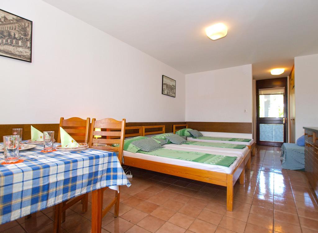 Apartment Stipe 1444 Marčana Dış mekan fotoğraf