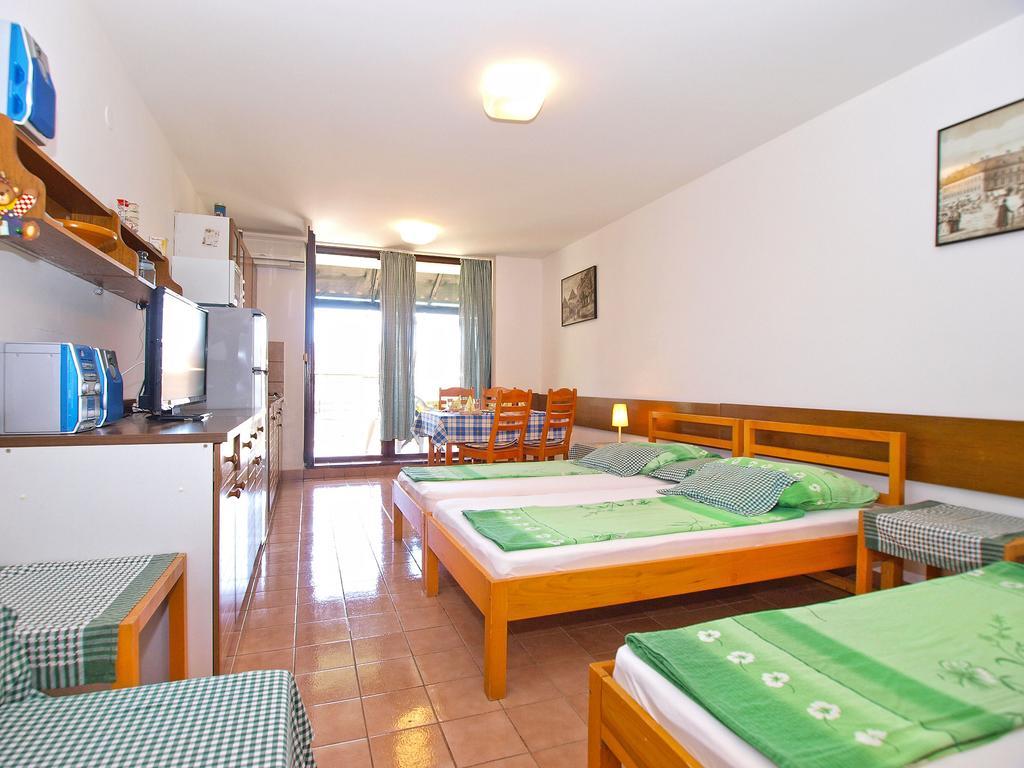 Apartment Stipe 1444 Marčana Dış mekan fotoğraf